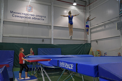 Мастера акробатики и фигурного катания из СШОР № 1 получили новый батут и коньки