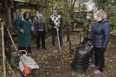 В губернии "серебряные" волонтеры берут под опеку одиноких пенсионеров   