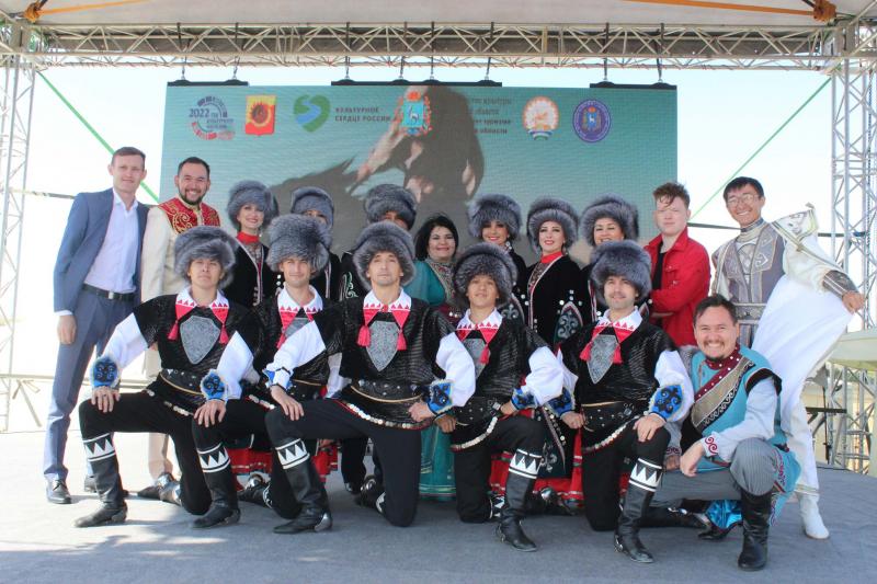 Праздник в степи: в Алексеевском районе провели традиционные скачки и фестиваль народного искусства