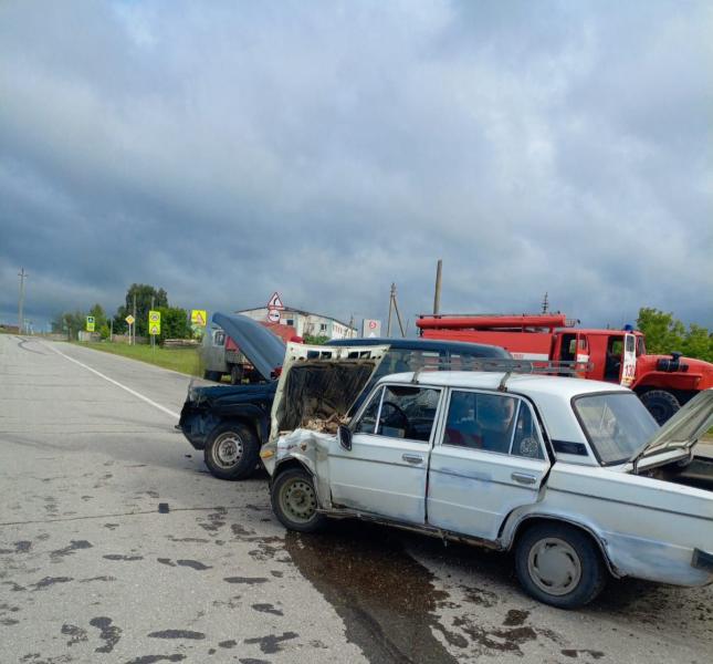 В Сызранском районе в аварии с "шестеркой" и "Нивой" пострадал мужчина