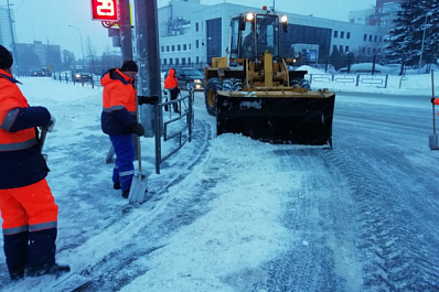 Ночью улицы Самары убирали 108 спецмашин