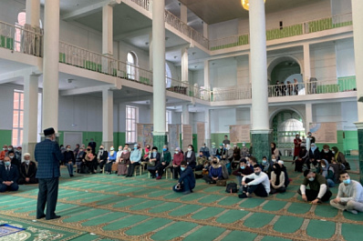 Межкультурный диалог: в Самарской соборной мечети прошел день открытых дверей