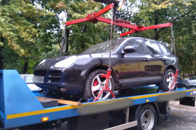 В Самаре у нарушительницы ПДД арестовали Porsche Cayenne из-за долга по штрафам