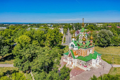 В Чапаевске привели в порядок сквер у храма Сергия Радонежского