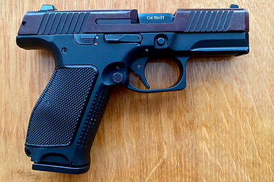 В самарском музее ЦВО можно увидеть новейший пистолет 