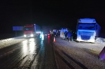 Пострадавший в страшной аварии под Сызранью ребенок эвакуирован в Самару 