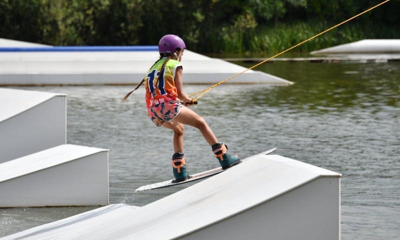 Мастерство владения доской и волной: в Новокуйбышевске прошел чемпионат и первенство Самарской области по вейкбордингу