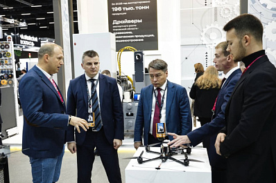 Участник "Школы героев" Матвей Мартемьянов представил самарские FPV-дроны на международной выставке ИННОПРОМ в Минске