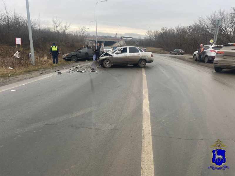 В Самарской области 30 ноября столкнулись две отечественные легковушки