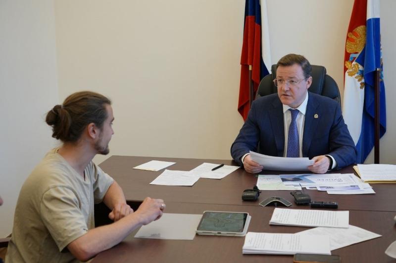Губернатор Дмитрий Азаров провел личный прием граждан