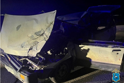 В Самарской области после столкновения трех машин госпитализировали женщину