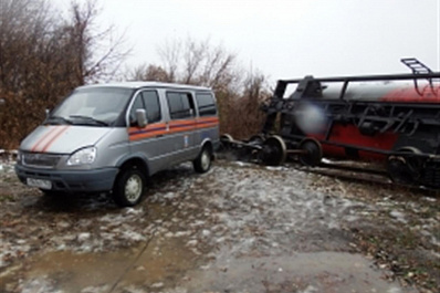 Пять цистерн с дизельным топливом сошли сегодня ночью с ж/д путей под Самарой