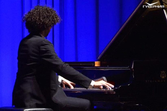 Концерт пианиста Симона Греши и лекция о Сэлинджере. Другой Тольятти