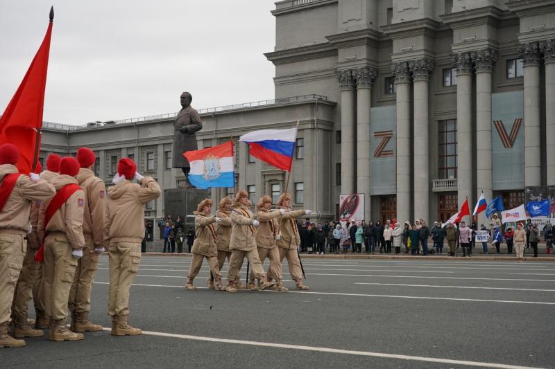 Слаженным маршем: в Самаре в рамках подготовки к параду Памяти - 2022 прошел конкурс юнармейцев