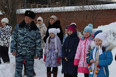 Показательные выступления служебных собак кинологической службы наблюдали тольяттинские школьники