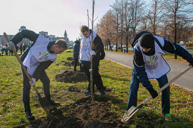В Тольятти в сквере 50-летия АВТОВАЗа появилась "Аллея поколений ТГУ"