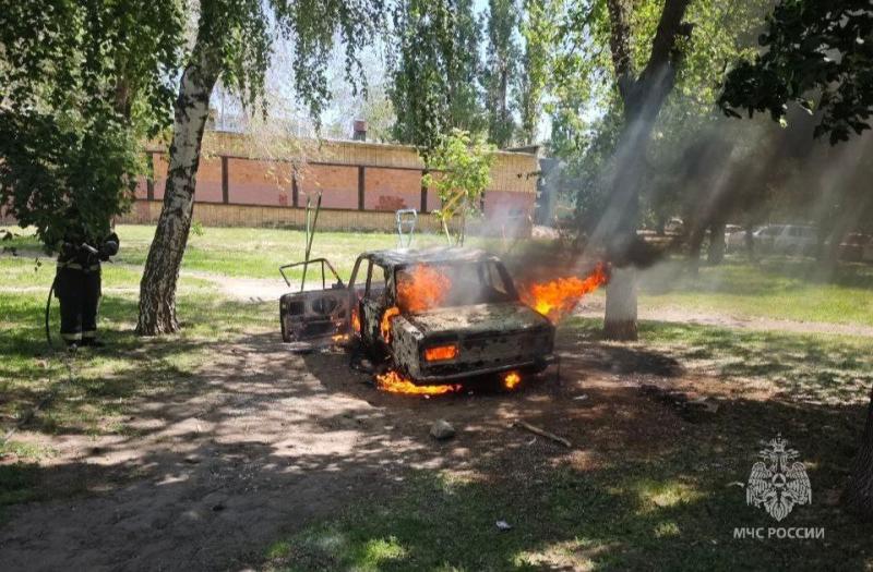 В Тольятти вспыхнула легковушка