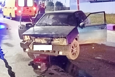 В Октябрьске в ДТП с двумя легковушками пострадал парень