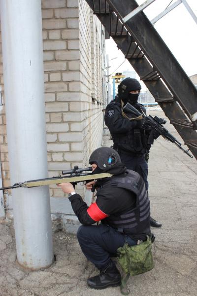 ФСБ провела учения по освобождению заложников в Самаре