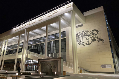 Команды БК "Самара" провели первую тренировку и матч в новом Дворце спорта