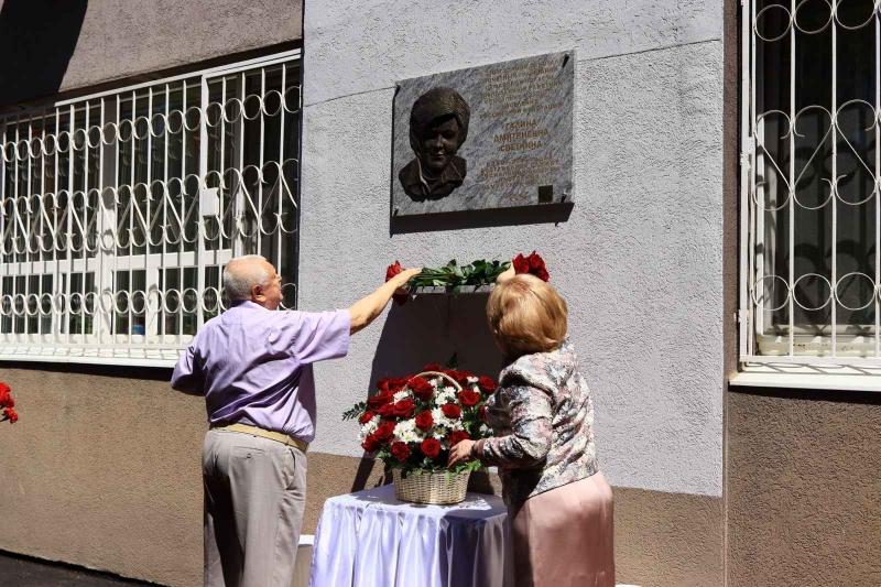 В память о "министре милосердия": в Самаре открыли мемориальную доску Галине Светкиной