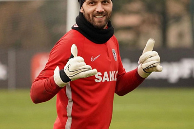 Экс-голкипер "Зенита" и сборной России может стать игроком "Крыльев Советов"