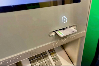 Тольяттинец украл деньги с забытой в банкомате карты