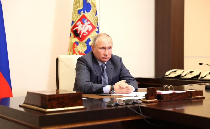 Владимир Путин распорядился представить казанских учителей к госнаградам