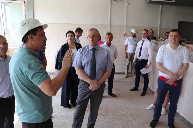 Губернатор Федорищев подвел итог работы облправительства в Большеглушицком районе