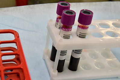 Медики Тольятти сдали плазму крови с антителами для пациентов с COVID-19 