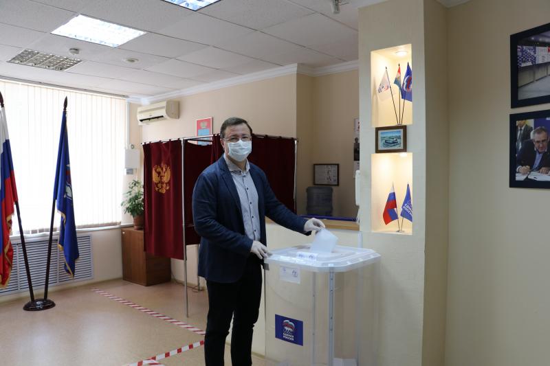 Эксперты оценили позиции "Единой России" перед выборами в Госдуму