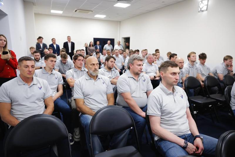 Вячеслав Федорищев  в Тольятти встретился с руководством и спортсменами хоккейной команды "Лада"