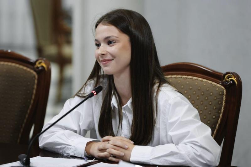 Самарские студенты представили губернатору Вячеславу Федорищеву проекты по развитию региона