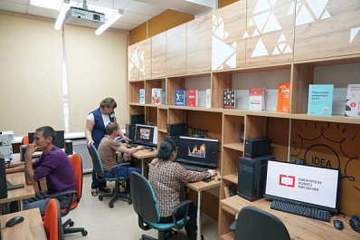 В новой модельной библиотеке школьники Елховского района изучают историю родного края 
