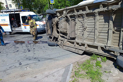 В Тольятти перевернулась маршрутка с пассажирами