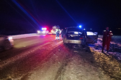 Двое погибли, семеро пострадали: на трассе в Самарской области столкнулись две легковушки