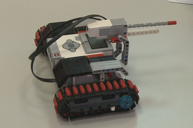 Школьников Самарской области учили собирать модели Т-34 и "катюши"