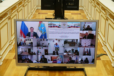 Наденьте маску: подростки стали болеть COVID-19 чаще