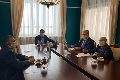 Дмитрий Азаров провел совещание с членами Правительства области и губдумы