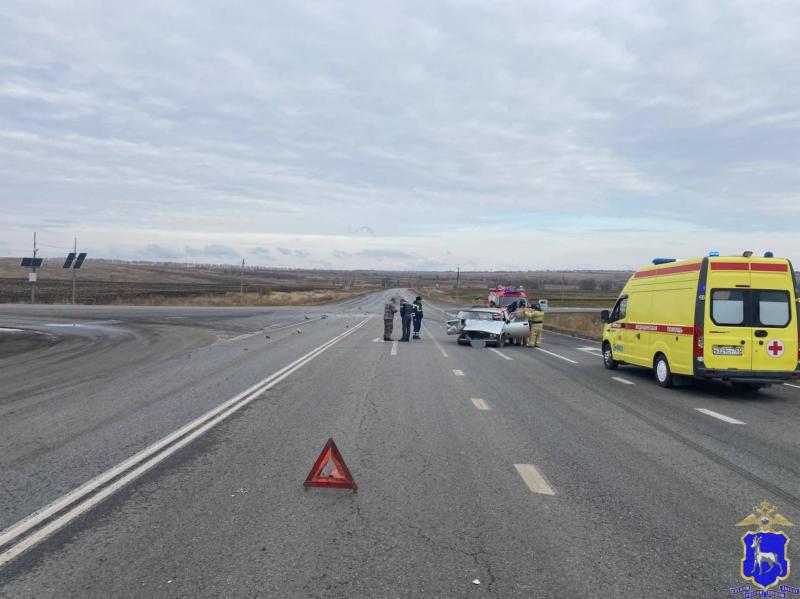 В Самарской области пенсионерка на "пятерке" врезалась в КамАЗ