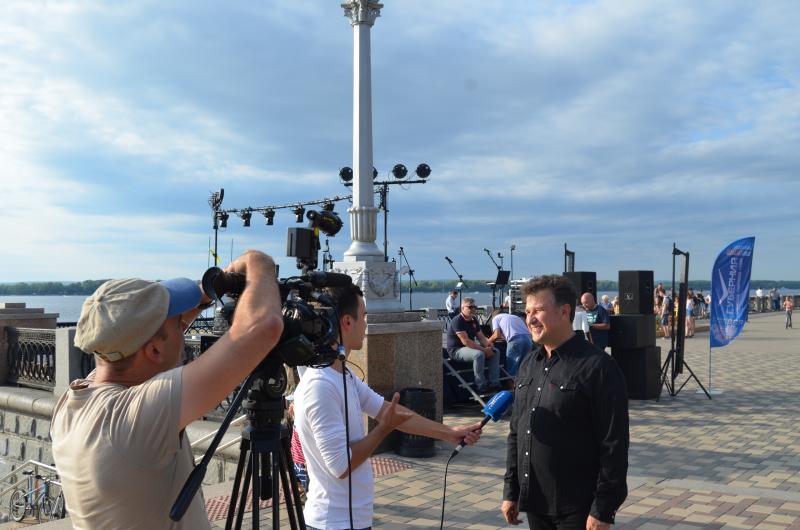 На новом месте: ТРК "ГУБЕРНИЯ" открыла фотовыставку на набережной Волги