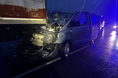 Пострадала женщина: под Сызранью 21 октября столкнулись фура и минивэн