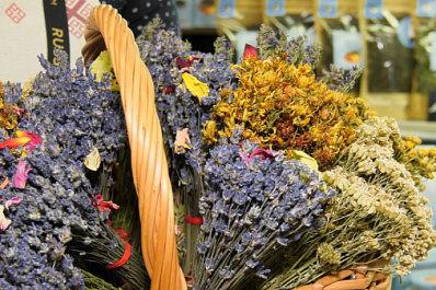 Гостей выставки "Россия" знакомят с гастрономической культурой страны