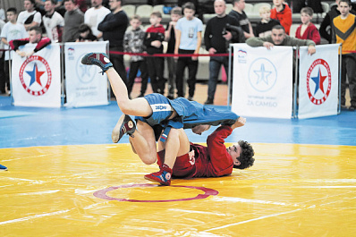 Самара принимает окружное первенство по самбо