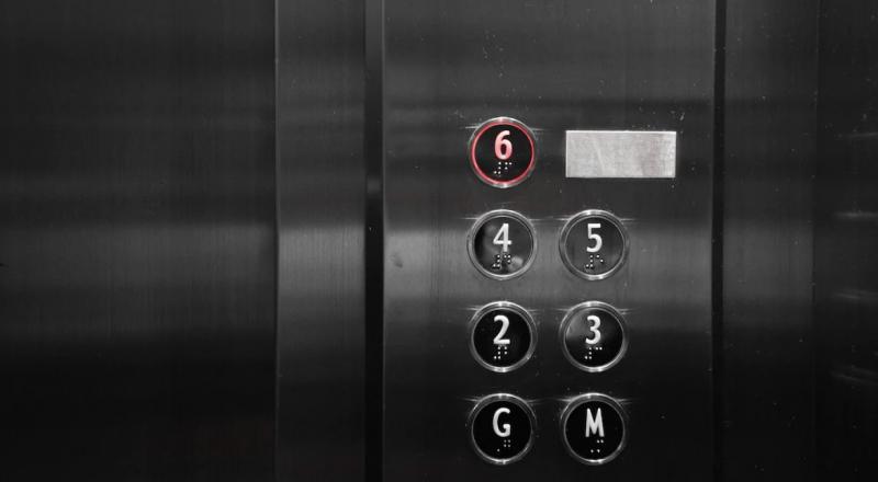 Россиянам рассказали, можно ли не платить за лифт жильцам первых этажей