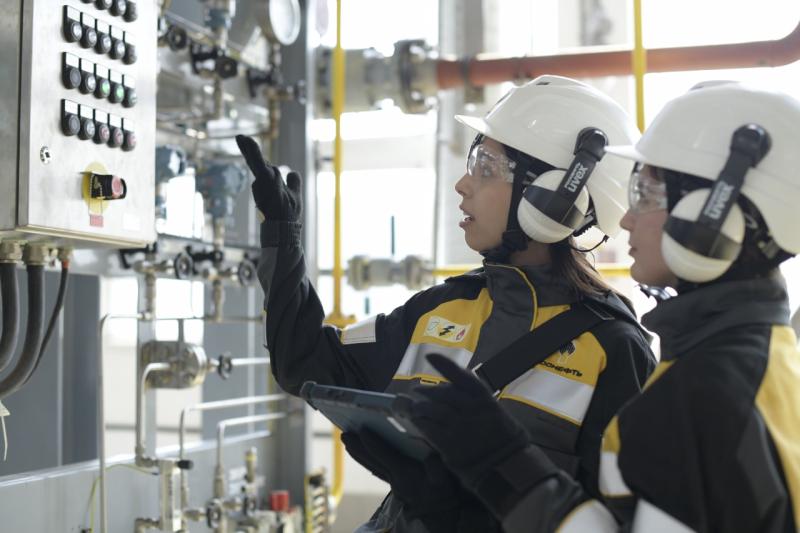 Производственные задачи и экологические инициативы: один из крупнейших нефтеперерабатывающих заводов в Поволжье отмечает 80-летний юбилей