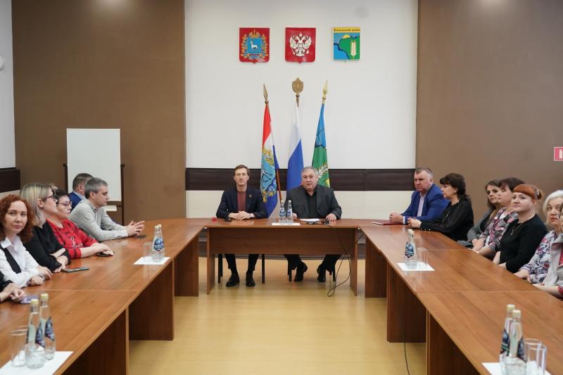 Медикам Кинельского района передали новые автомобили