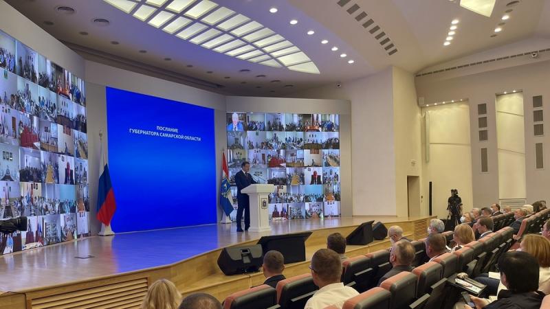 По инициативе "Единой России" в Самарской области выпускники школ в сентябре получат 10 тысяч рублей