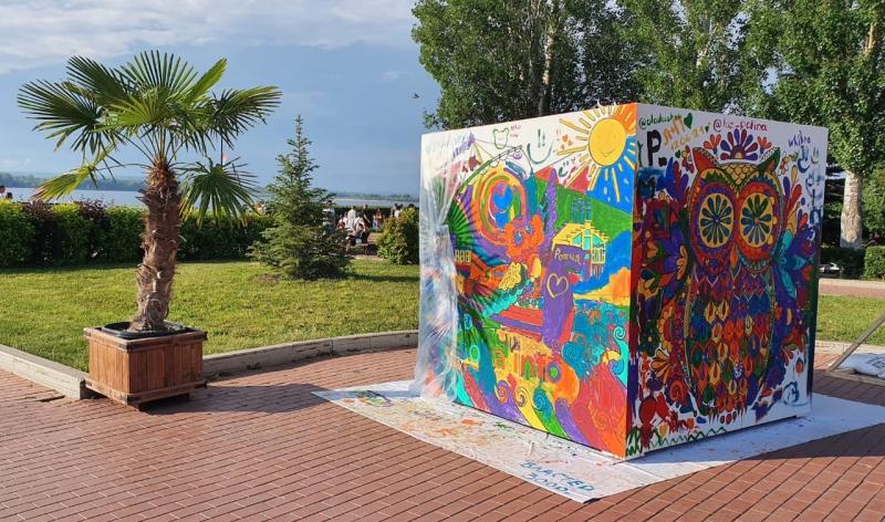 Творчество в кубе: на "ВолгаФесте" продолжает работу площадка sova.info
