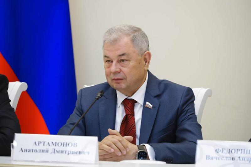 Губернатор Вячеслав Федорищев принял участие в работе Комитета СФ по бюджету в Самаре